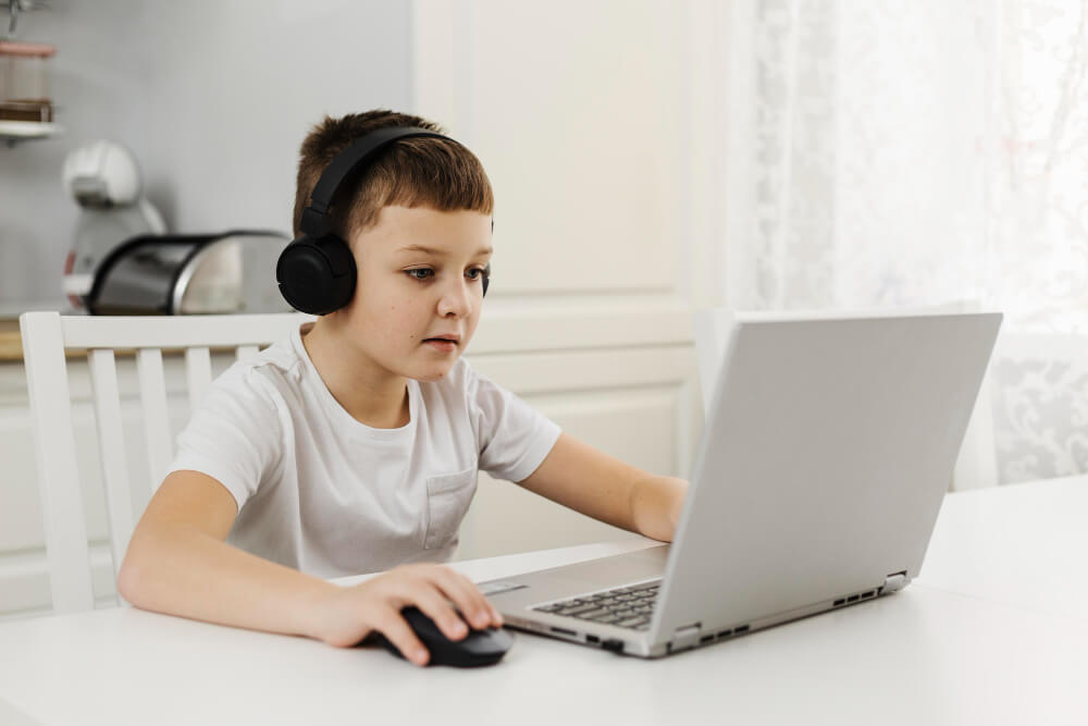 מהן ההכשרות הפופולריות ביותר לילדים בתחום המחשבים?